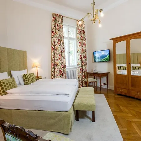 Ξενοδοχείο Dermuth - Parkvilla Woerth 4*